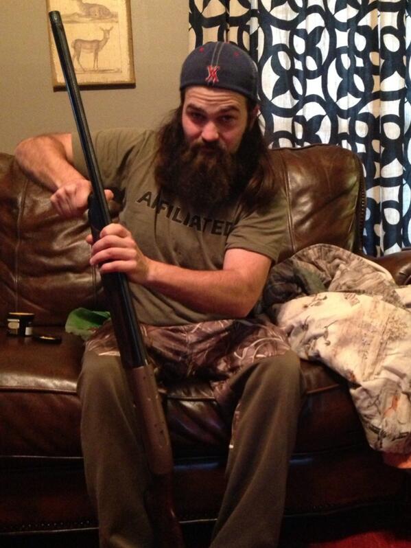 JessicaDuckWife's tweet photo. What does a duckman do after a long day of hunting... Clean his gun! @JepDuckman #shootstraight http://t.co/BNdsNapYXh