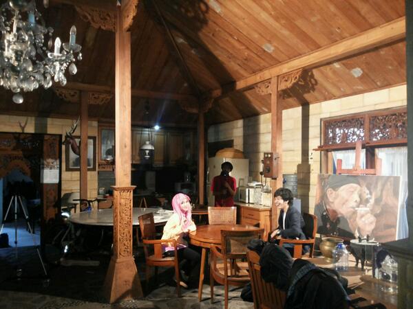 Hari ini IZZI bakal ngeshoot Video Clip pertama kita Yg berjudul #Lupakan disini ada <a href="/thabowo/">Intan.K.Prabowo</a> dan <a href="/RizkyIkyyyy/">Rizky Priyantono</a> woohoo