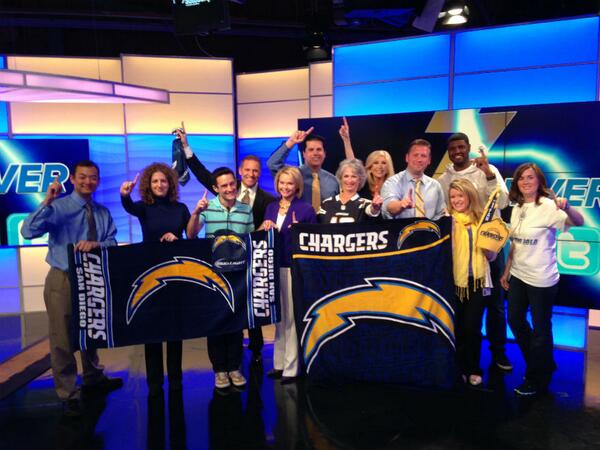 10NewsHunt's tweet image. Showing @Charger pride at #10News! 
Our selfless Social Media Dir. @mediajunkette snapped the pic. #BoltsBeliever