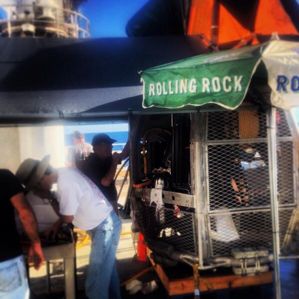 davehashi's tweet photo. Aloha Friday rolls on in for @luukaiROV #droprobotsnotbombs #otg #uhmanoa #doermarine #rollingrock #alohafriday http://t.co/xDbXen9Na3