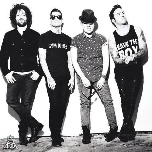 macmillan06's tweet image. my bbys #falloutboyfriday