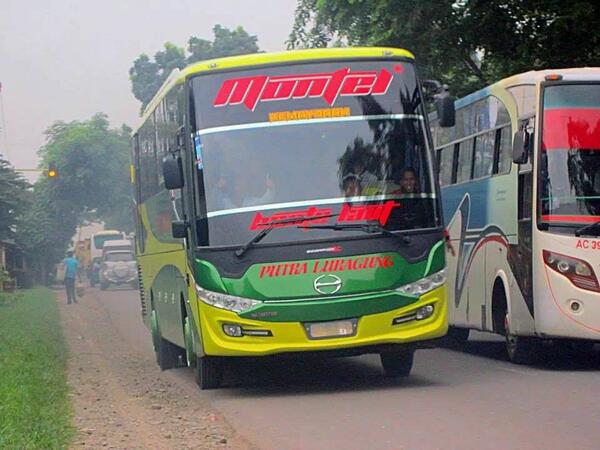 herlanggafrd's tweet photo. buka jalur cuy http://t.co/N2109myE65