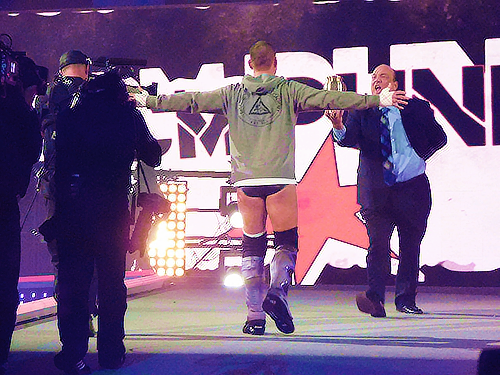Chicago_Savior's tweet photo. WrestleMania 29 Entrance http://t.co/yhq4omc83f