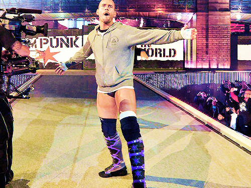 Chicago_Savior's tweet photo. WrestleMania 29 Entrance (Part 2) http://t.co/5pYX0NyCDJ