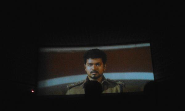 DurgaTamil's tweet photo. jilla movie in theatre on 10.01.2014 (2.45 pm) ( http://t.co/LNOuEO5QzL