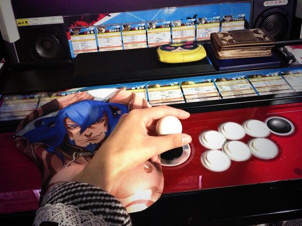 ゲーセンでアズラエルの雄っぱいマウスパッドを使用する方法