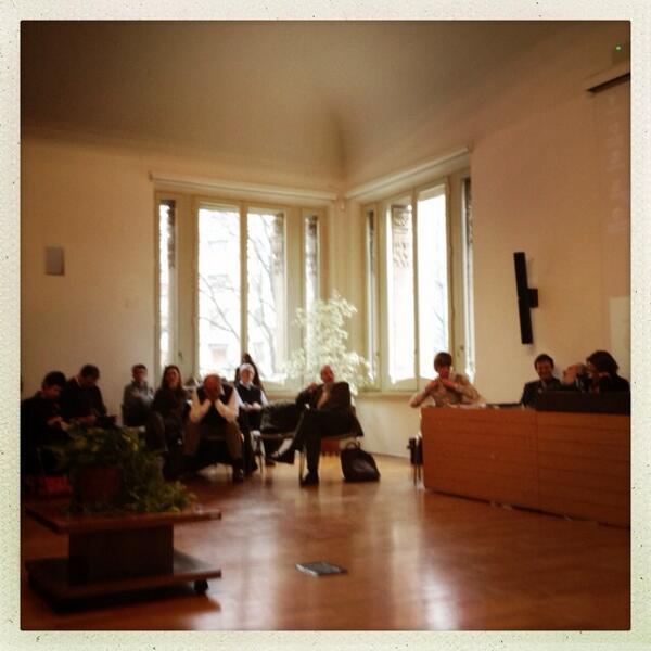 ruggi8's tweet photo. Assemblea di giunta e di maggioranza all'acquario Civico. Riflettiamo e agiamo per migliorare Milano http://t.co/3vAv1Pn8xZ