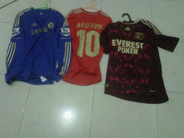 RickiChindra's tweet photo. #jersey4sale #681  @utdfootball @BaliUnitedShop ORI ALL SIZE S ki-ka Sold 300K 300K CP:08999014161/26c0307b http://t.co/hCayNmHk3Z