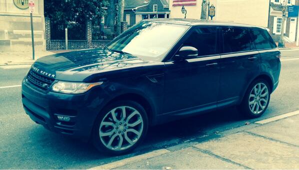 EUwerks's tweet image. If you didn't think Range Rovers couldn't get any bigger! Spotted in Philly 2014 range. #range #rangerover #suv