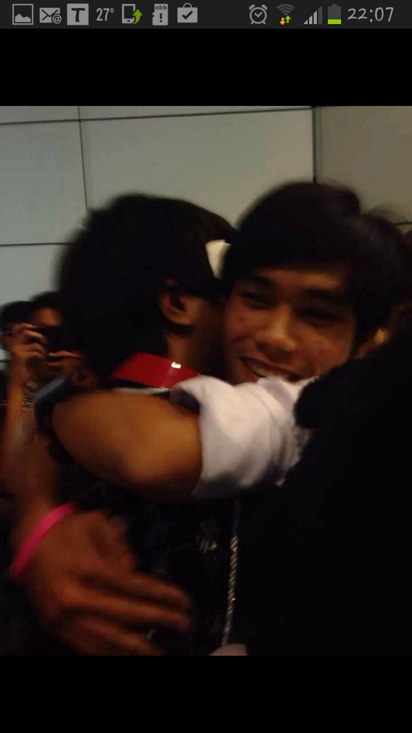 Ikkiww_Bot's tweet photo. กอด w/ http://t.co/xHuHixHMSu