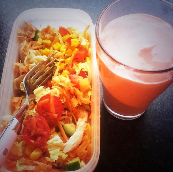 Today's healthy lunch: chicken salad and raspberry-mango-banana smoothie.