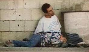 هذاالمنظر لن ينساه جميع العرب والمسلمين واليوم بعد هلاك الخنزيرشارون يخرج اليوم البعض من عرف معنى الانسانية بهلاكه!