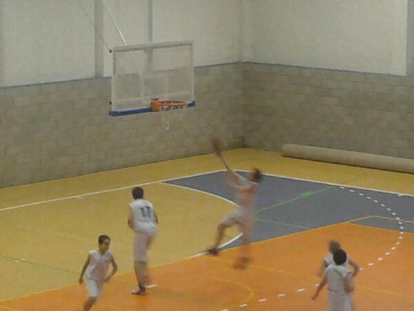 CBSaIndioteria's tweet photo. Victoria del infantil masculino andrax 18 - cbsi 68 enhorabuena chicos http://t.co/nezFkZrl1c