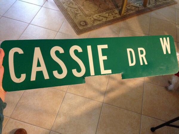 casscole_13's tweet photo. Just found my favorite 16th birthday present from my favorite delinquents @benjaminpay @connergriffith @St_Mason_ 😂😂 http://t.co/gxWB3fducd