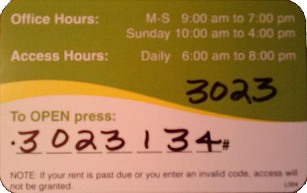 NYC8539266's tweet image. If you took it at auction I hope you're happy. My ENTIRE LIFE! Gone because I trusted Nancy #MeDumbAss  #StoragePost