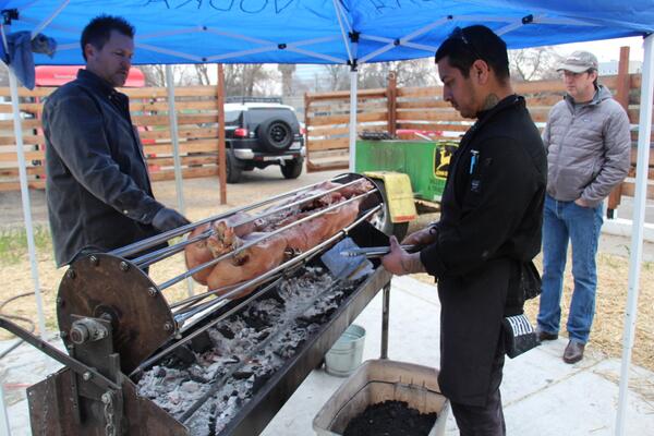 Broderick1893's tweet image. The pig is roasting up for #projectrecovery Haiyan this evening at @Thir13enSac