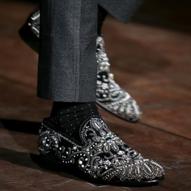 Stad bloem film Boer Dolce & Gabbana on Twitter: "Velvet and studded shoes for the Dolce&amp; Gabbana Men's Winter 2015 collection. #dgmen #dolcegabbana #dglive  http://t.co/YE75MbjBwO" / Twitter