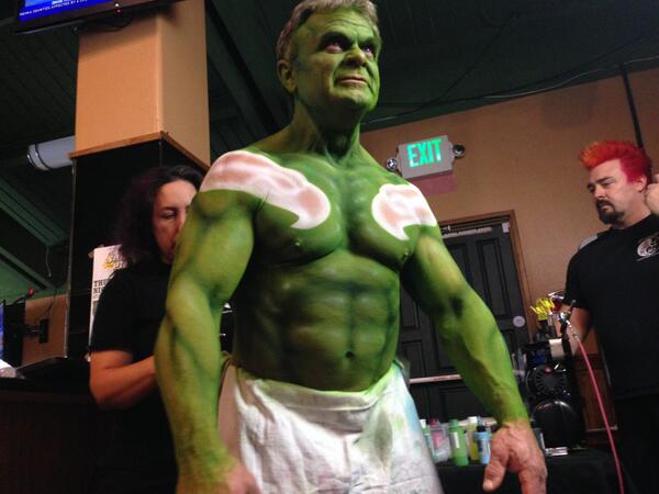 Outdoors_SVH's tweet image. It ain't easy being green. Artist Dutch Bihary of @ContoursFX painting up #SeaHulk in #MountVernon for #Seahawks game