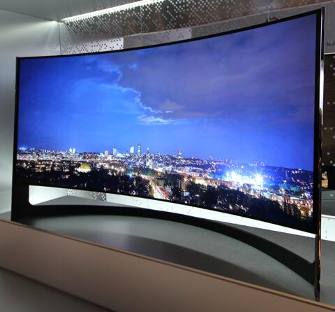 ForbesTech's tweet image. A look at Samsung's U9500 105-inch curved ultra HD TV onforb.es/1ap7HpL
