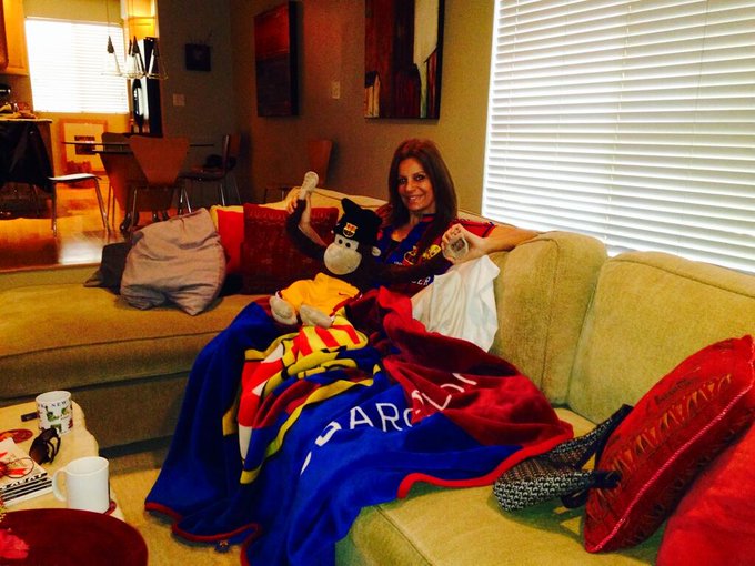 Viendo en mi casita en Los Angeles el Partido de my Team:-)) Atletico Madrid 0 Bar&ccedil;a 1:-) Creo no habran