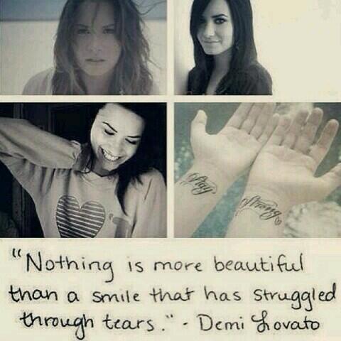 BubbleBubble101's tweet photo. Demi is my idol... http://t.co/VYPvjLRjN6
