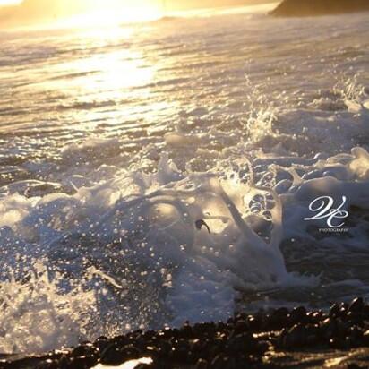 V_CPhotography's tweet photo. Playing in the waves this morning #england #cornwall #beach #waves #sunnybeach #sunrise http://t.co/6Z269Vr6Mj