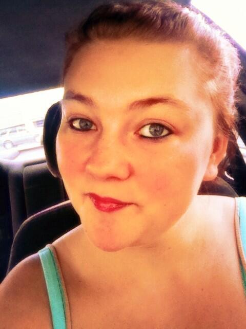 PoisonQuinn's tweet image. Lip gloss makes everything better #fucknomakeup #makingmydaybetter