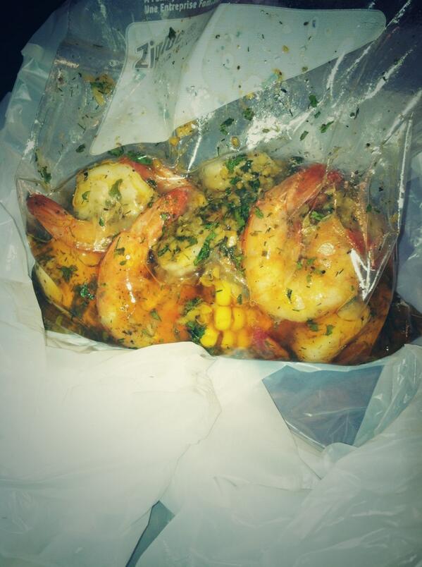 Sum down south shut da dat ass #garlicshrimp #garliceggs 🔥🔥