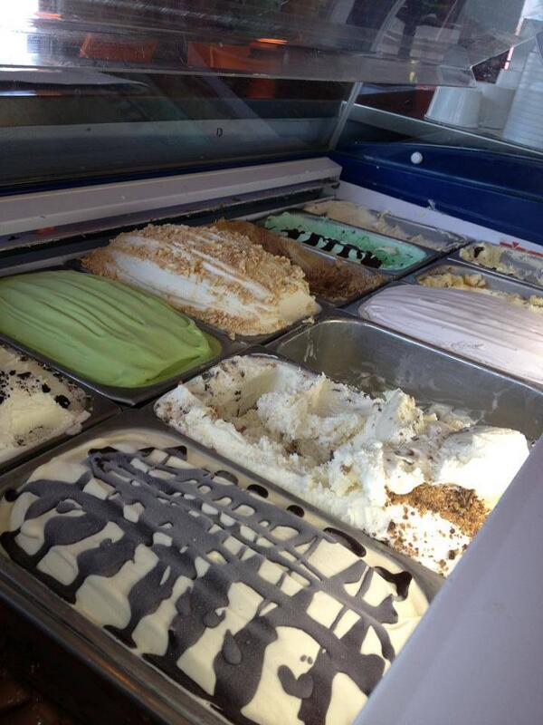 BillysHotDogs's tweet photo. Our in house #Gelato made by BIll himself. Only available at our Englewood location. http://t.co/3XnH79tQz5