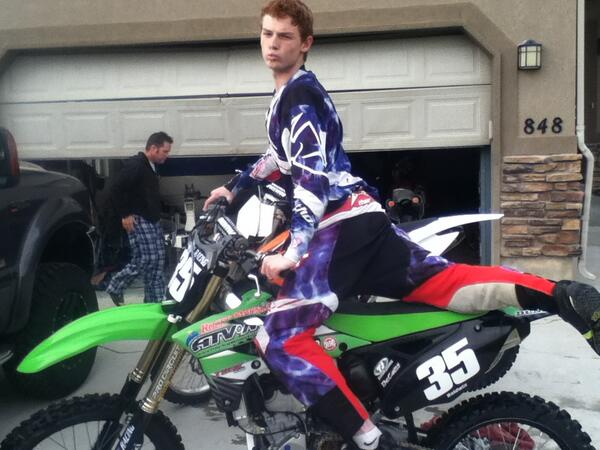 Brett_B_35's tweet image. Anybody need a model? #callmeup
