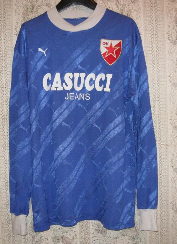 AcciPostinger's tweet photo. #AccidentalPostinger 

RT @TheGunnersWay: Found my 1987 Red Star Belgrade kit. http://t.co/BPU5e9BXEt