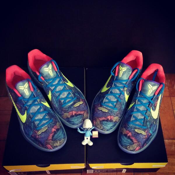 93xpALoy's tweet photo. Don't have em all but got the ones that I want. Salute 2 Vegas finest! @SneakerHomme 

#NFS
#prelude6ix
#mRLVudabest http://t.co/rY0xu5BhHG