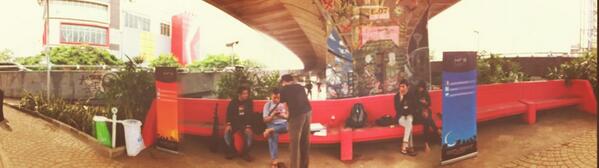 Beberapa admin sudah terlihat ngumpul di tkp hunting model 70s. Jangan lupa jam 9 merapat ke taman jomblo pasupati