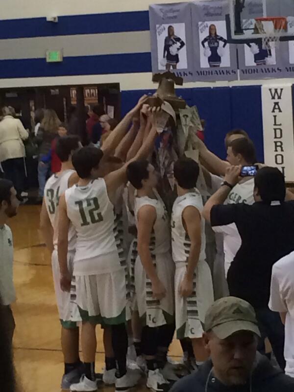 The_Roar_'s tweet photo. Boys County Bell Back Home! Congrats! http://t.co/8DGHDPiBJ5