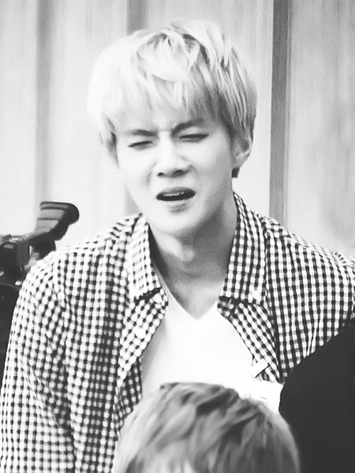 damnitssuho's tweet photo. derp face from oh sehun http://t.co/QQohym5ylv