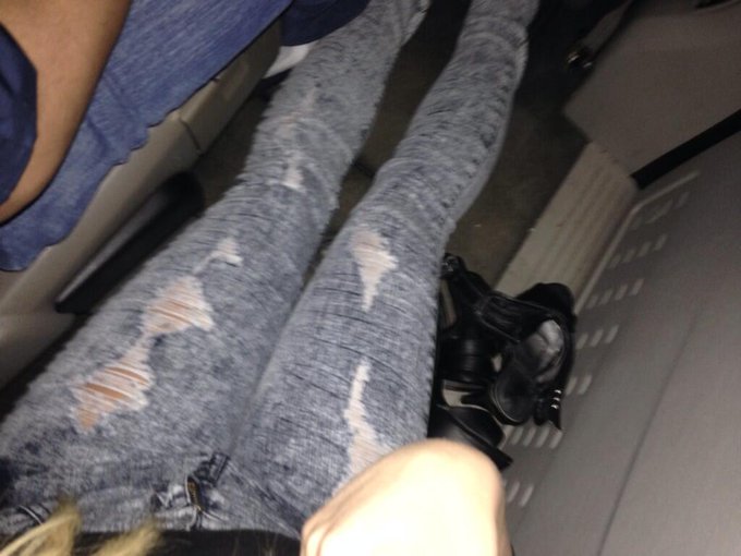 Sitting on the floor of the cab..... Oh ok http://t.co/odAHIvu8DI<a href="/tag/cincodemayo"class="tags"><span>#cincodemayo</span></a><a href="/tag/chipotleismylife"class="tags"><span>#chipotleismylife</span></a>
