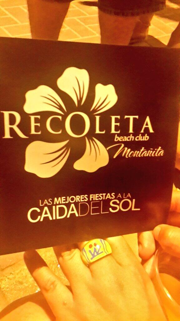 ericka_1304's tweet photo. @Gloriacos @rebepolet http://t.co/Y51zPtzYHM