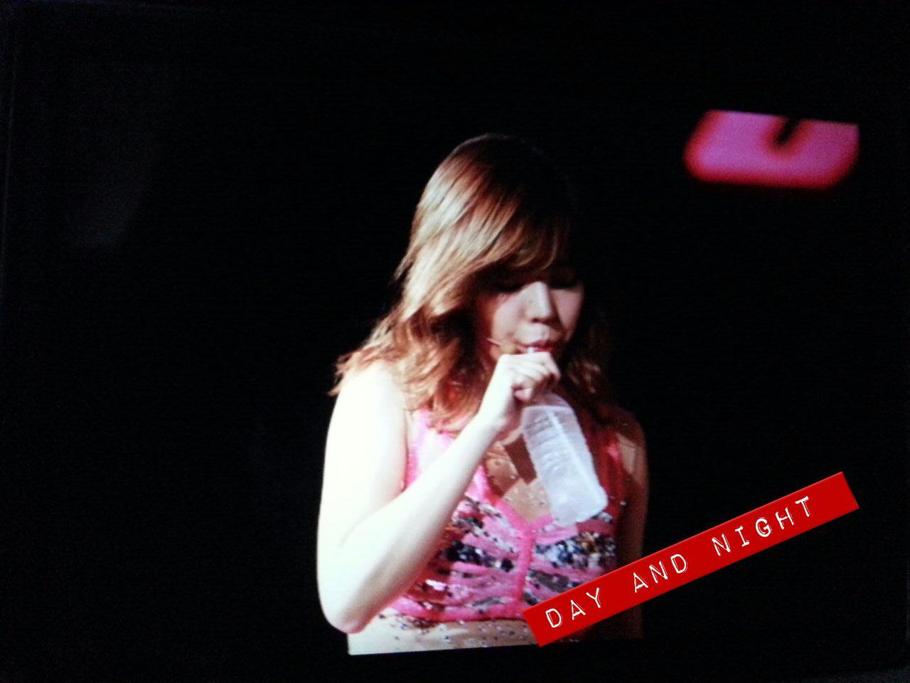 BdwgkZWCcAAb2fX.jpg:large