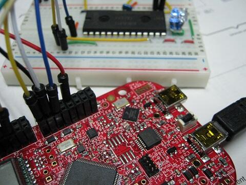 va009039's tweet photo. FRDM-KL46ZのmbedインターフェースでもLPC1114フラッシュアルゴリズムが僅かな修正(IAP32バイト確保)で動きました。uv4でインクルードパスのファイルが反映されるのはリビルドしてかららしい。 http://t.co/jCNoiy6sru