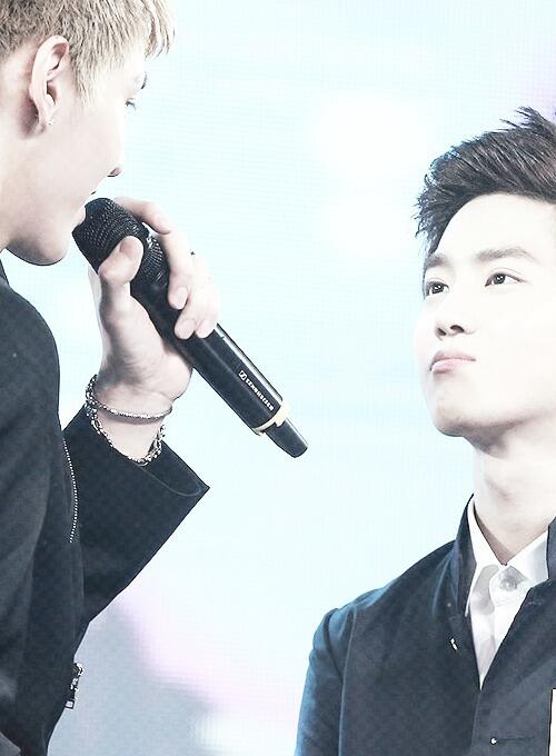 damnitssuho's tweet photo. *the way suho looks at kris*
poor suho http://t.co/itdlPKRmFy