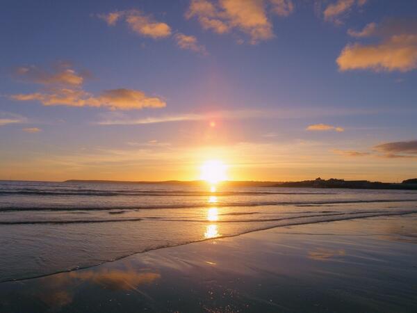 clarebalding's tweet photo. Or this: “@Mnoomin: @BBCRadio2 the sunset over Par beach in Cornwall yesterday... You don't need to go far!! http://t.co/o43daYo6eX” #nature