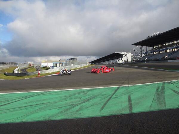 GRIP_RTL2's tweet photo. Wer wird das Duell auf dem Nürburgring für sich entscheiden, Auto oder Motorrad? Jetzt bei #Grip ! http://t.co/vgIBvPBIIs