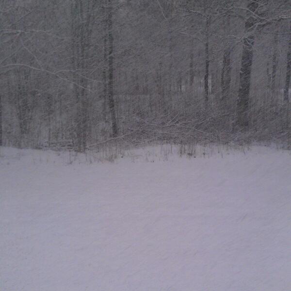 CyJonsson's tweet photo. Detta kunde kommit tidigare #snö #vinter http://t.co/iWzbVBiHOZ