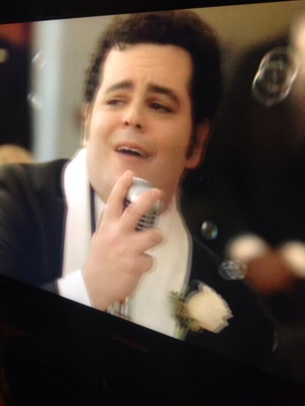 Speaking of a certain Disney movie. The one and only @JoshGad is on my tv. And he's SINGING! #ElderCunningham #Olaf