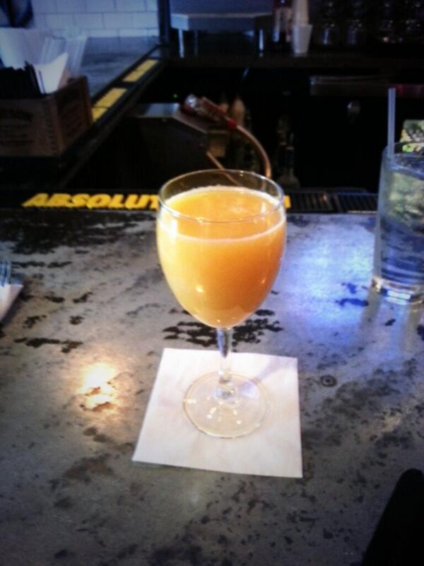 DS_22010's tweet photo. Boozin' @sarafelden @e_ford317 #mamooosaaasallaaaad @dman3121 where you at? http://t.co/78bkNePfG2