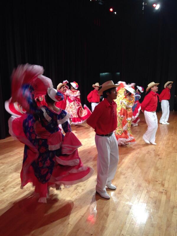 lsarsour's tweet photo. Ballet folclorico quezatoactl at @cmenchaca helping us celebrate history. #carlosinauguration http://t.co/343aTSNTwQ