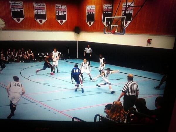 Spendrew11's tweet image. R.i.p to this young bloods ankles #shiftteam#weoutchea