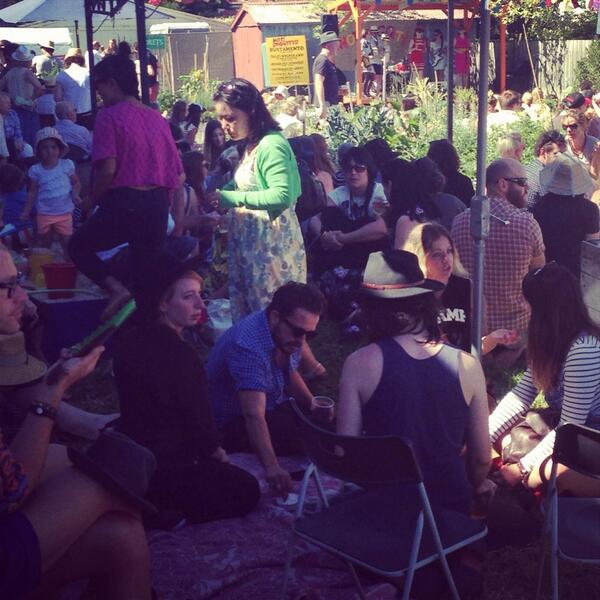 rohinifernandez's tweet photo. Thanks @HotDiggityFest for a great afternoon yesterday- weather, music, food, ambience ... All excellent #brunswick http://t.co/LlVhMeptcE
