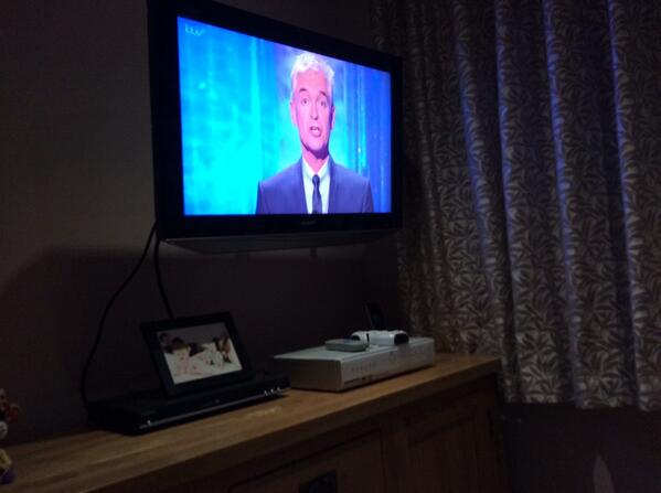 noahf04's tweet photo. Sat down whatching dancing on ice http://t.co/lr2sWfTaaK