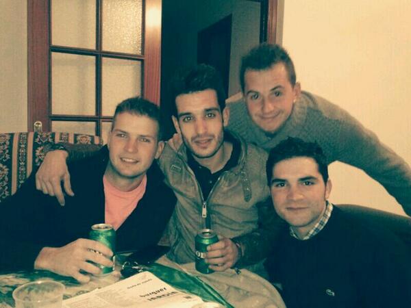 luiscarruchano's tweet photo. Buenos amigos aquiiiiii http://t.co/um7ksoFQRu